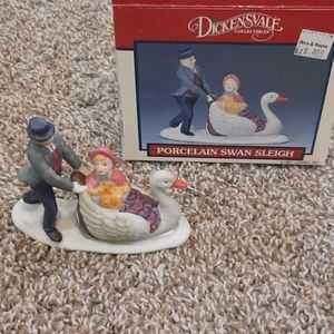 1991 vintage porcelain swan sleigh